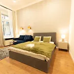 Superior N' Cozy Mozsar 6 In The Heart Of بودابست