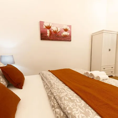 Superior N' Cozy Mozsar 6 In The Heart Of شقة