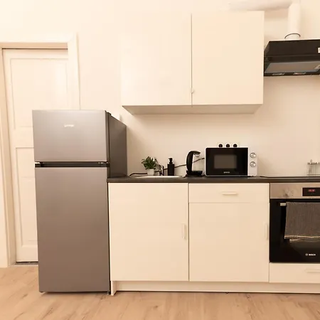 Superior N' Cozy Mozsar 6 In The Heart Of شقة بودابست