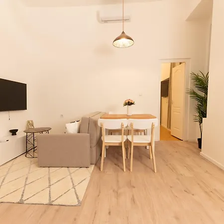 Apartament Superior N' Cozy Mozsar 6 In The Heart Of Budapesta
